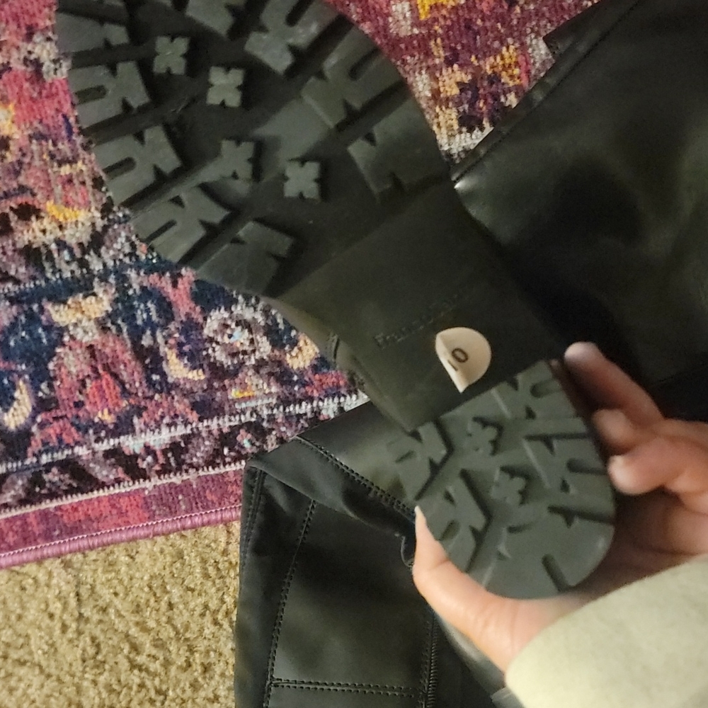Boots - Picture 3 of 3